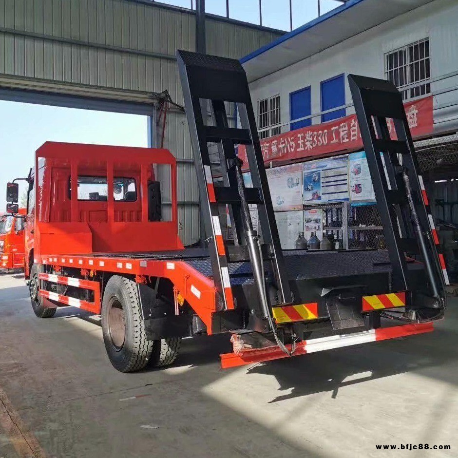 东风专底单桥挖机拖车 15吨挖掘机平板运输车 150挖掘机平板拖车 挖掘机平板车厂家