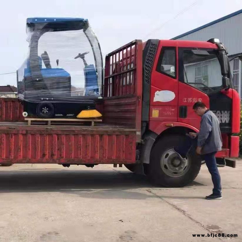 防城港驾驶式扫地车 柳宝LB-1460电动扫地车 驾驶式电动清扫车 环卫清扫车工厂、医院道路用扫地车