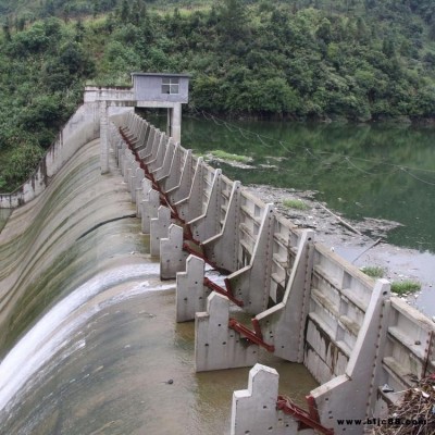 液压钢坝 崇鹏 gb 液压坝 液压钢坝  弧形液压合页坝  止水效果更完善