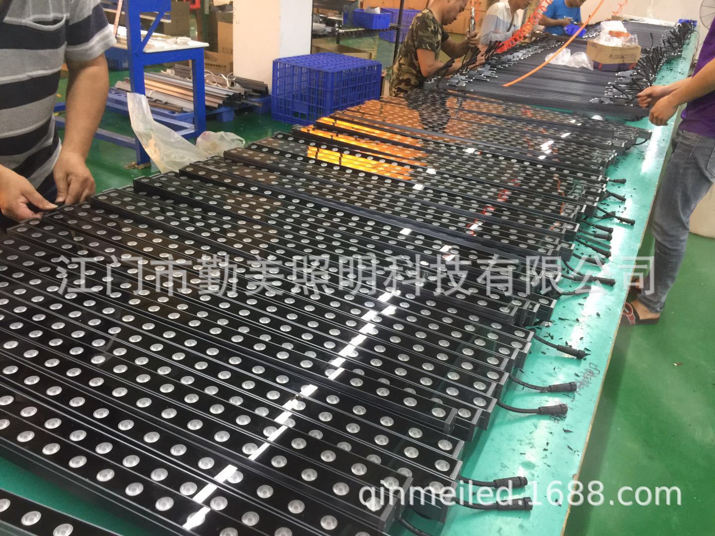 LED18W金黄光线条洗墙灯/18W结构防水洗墙灯/18W结构防水线条灯示例图6