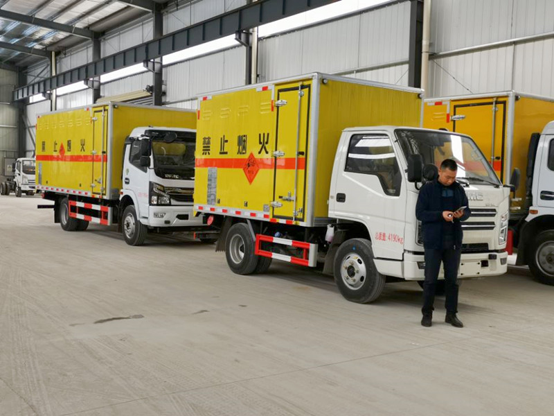 福田爆破器材运输车7吨爆破器材运输车火工品运输车配置东风火工品车